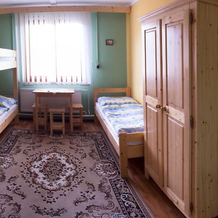Turistická ubytovňa Forgáč Oravsky Podzamok Esterno foto