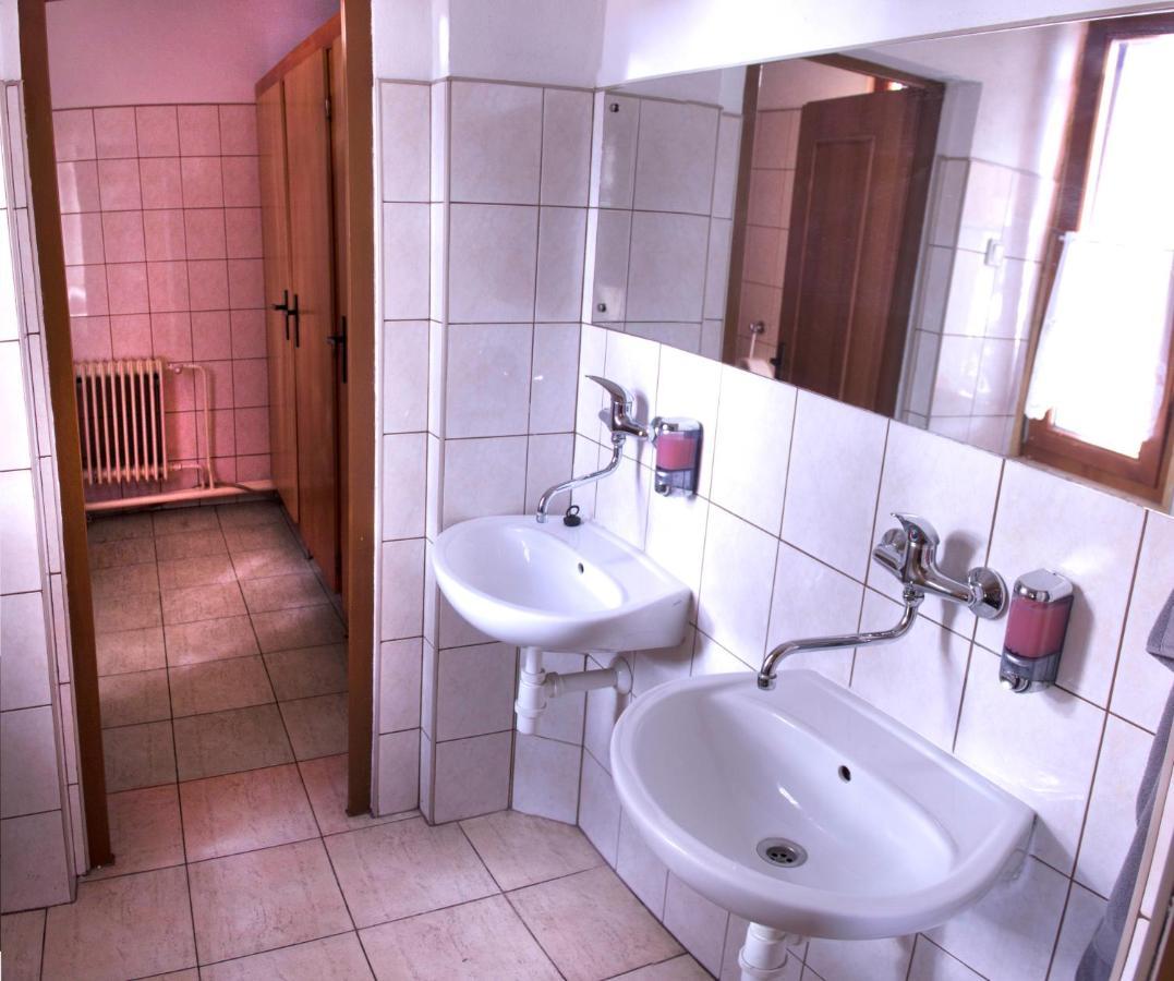 Turistická ubytovňa Forgáč Oravsky Podzamok Esterno foto